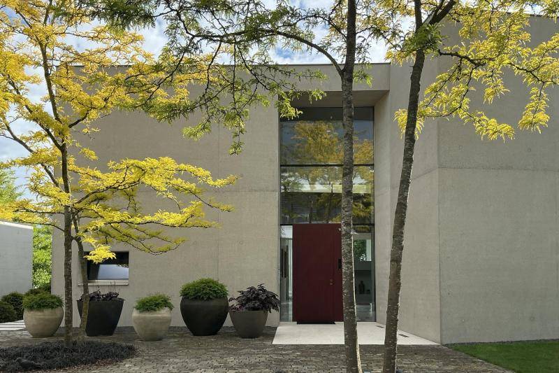 Ansicht Eingangssituation mit Baumbestand Ansicht Eingangssituation mit Baumbestand