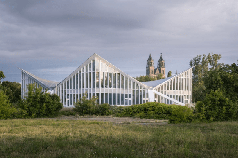 © Marcus Bredt From Prestressed Concrete to Carbon Concrete – Refurbishment of the Hyparschale Magdeburg
