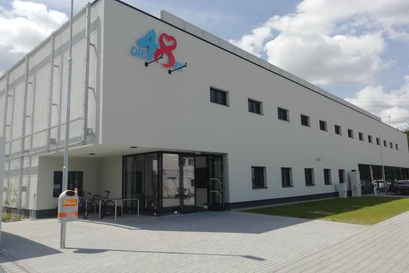 MA 48 @ZAB MA 48 Crew building